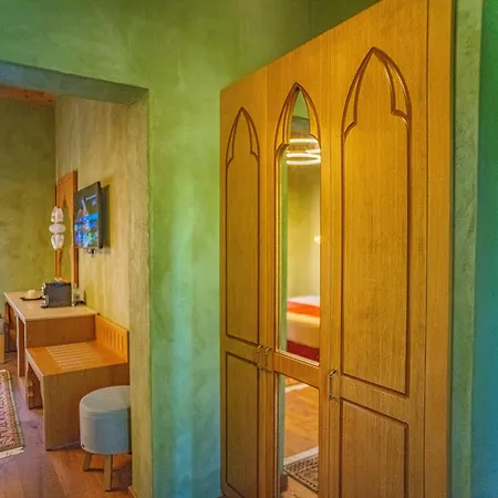 Fabrizio Del Carretto Rhodes City