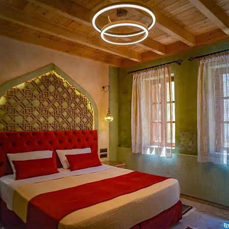 Fabrizio Del Carretto Hotel 5*