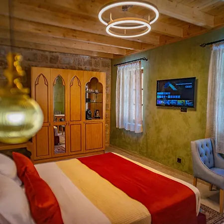 Fabrizio Del Carretto Hotel